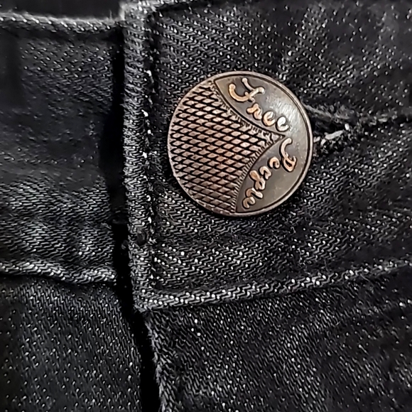 ☆☆FREE PEOPLE☆☆ Distressed Jeans - Picture 3 of 8